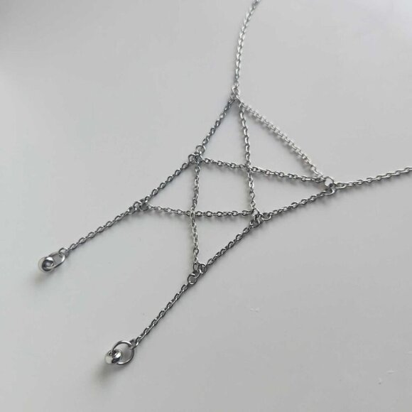 Gothic silver lace-up long chainmail necklace with a small silver chain - Picture 7 of 8